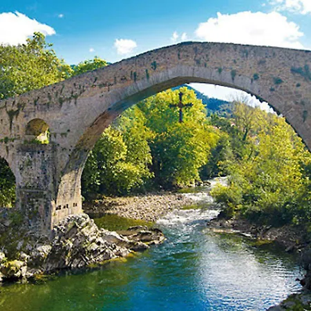 Cangas Plaza Onís Buitenkant foto