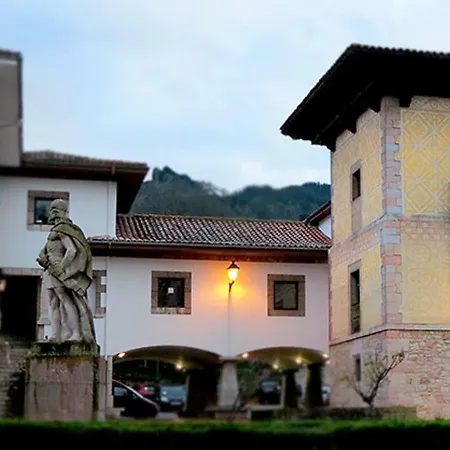 Cangas Plaza Onís Buitenkant foto